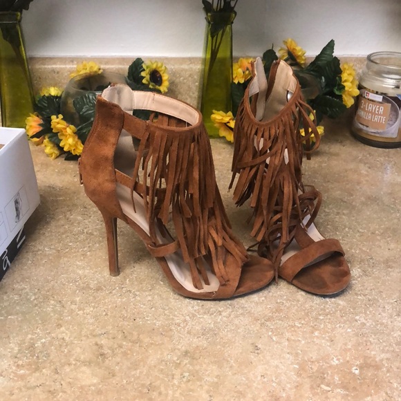 Shoes - V. Suede heels whisky color size 6